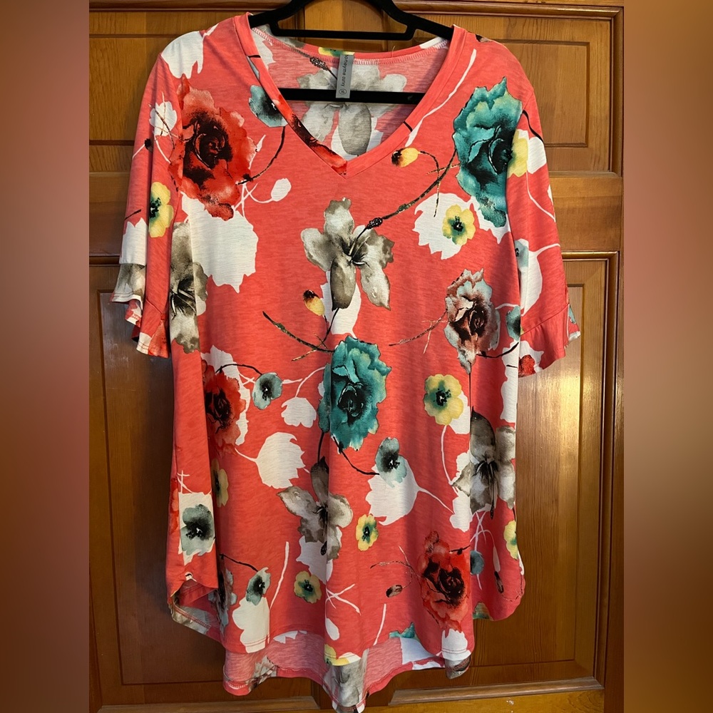 COPY - XL coral floral top